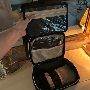 NUDESTIX hanging cosmetic case